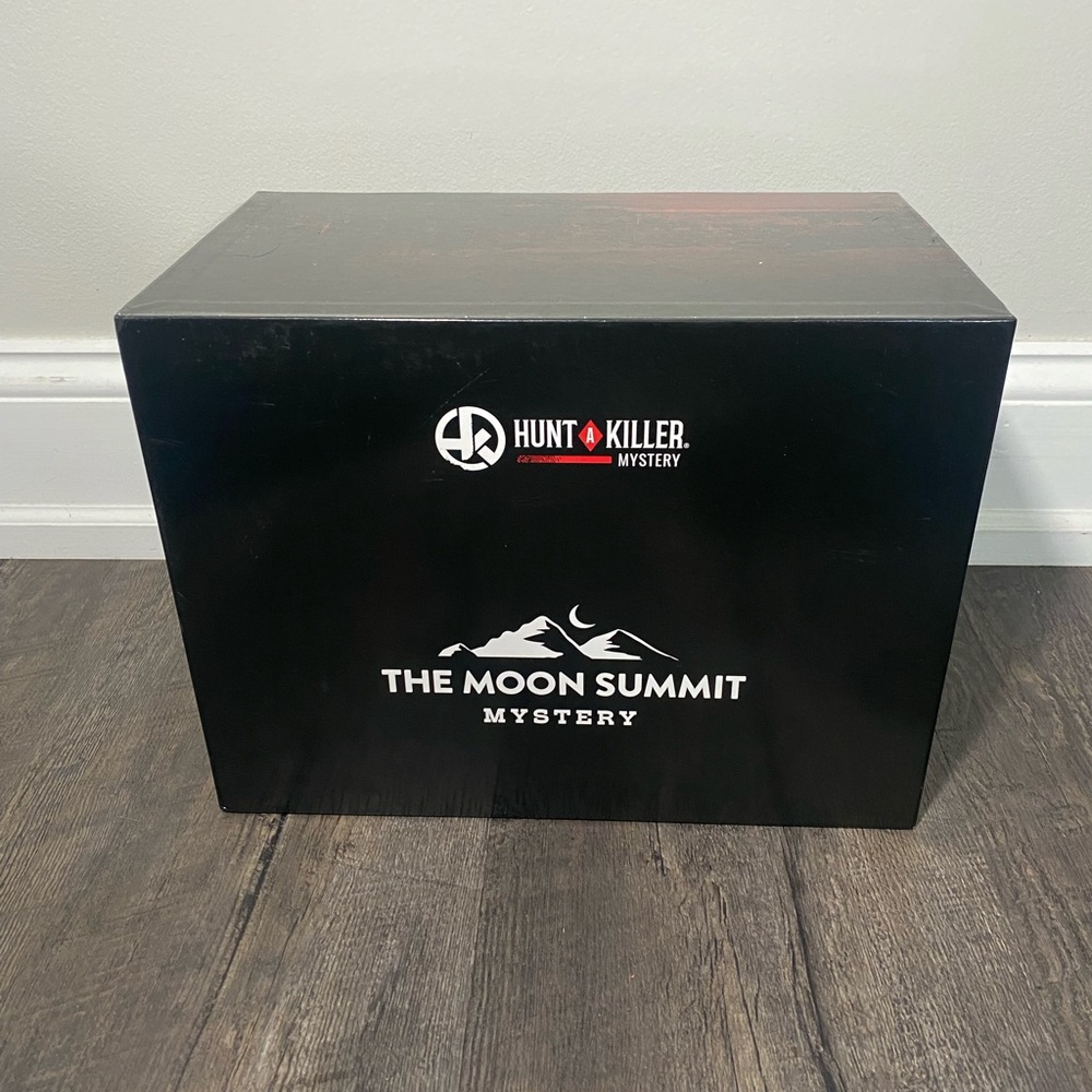 HUNT A KILLER The Moon Summit Mystery Box Set